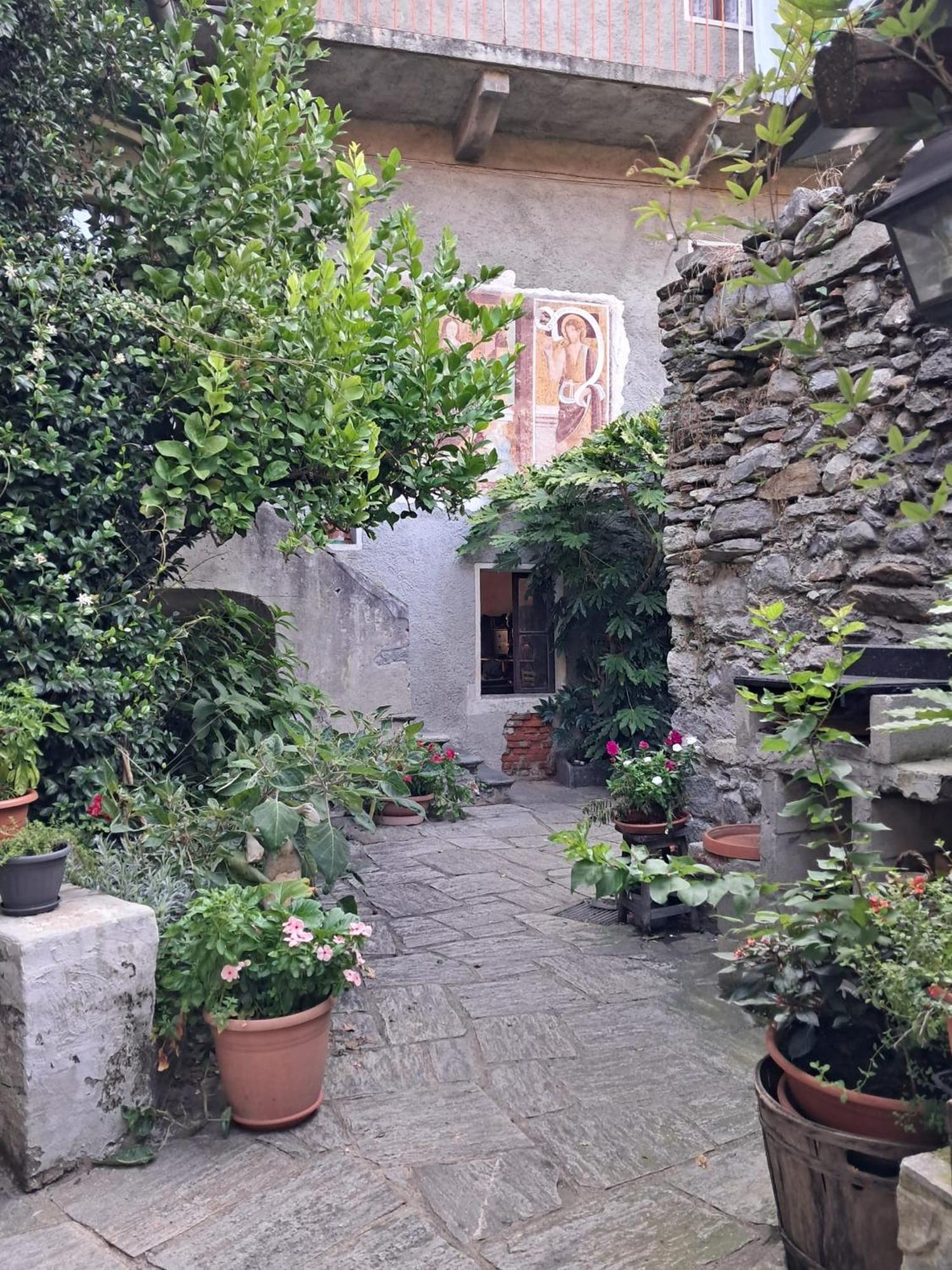 Nonna Anita Bed & Breakfast Castelveccana Luaran gambar