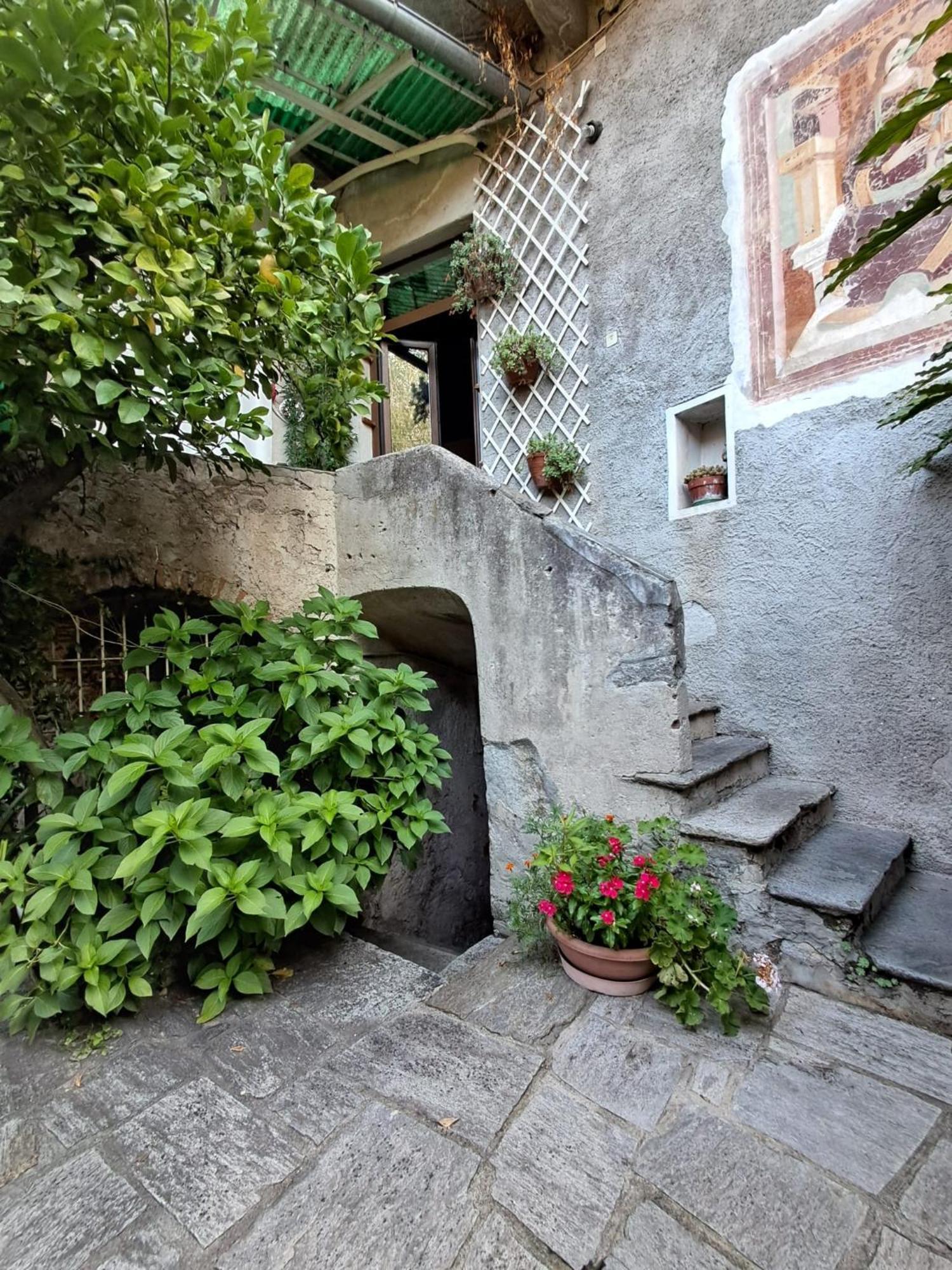 Nonna Anita Bed & Breakfast Castelveccana Luaran gambar